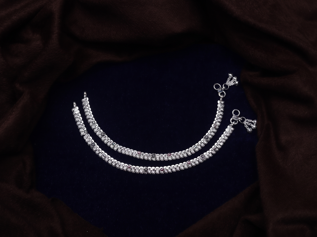 Elegant Stonework Payal Pair – Classic Silver Look Anklet