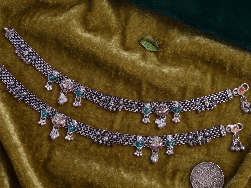 R OXO Silver Plated Traditional Payal for Women