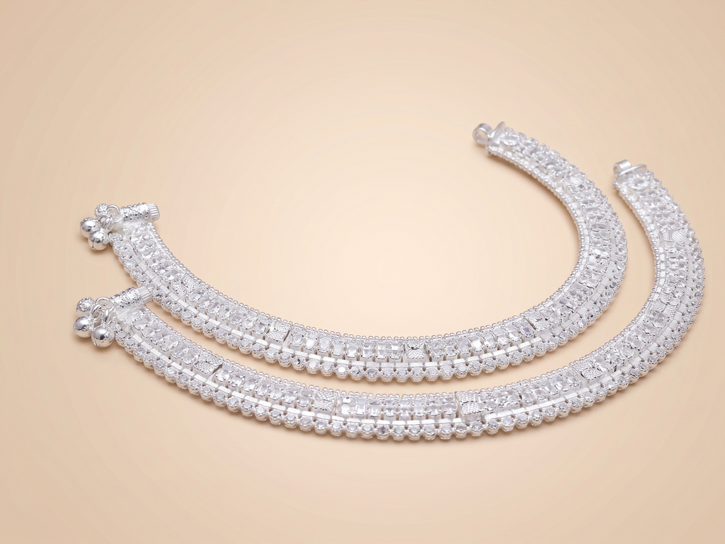 Elegant Sterling Silver Broad Payal Set – Traditional Indian Bridal Anklets with Intricate Carving and Ghungroo Clasp