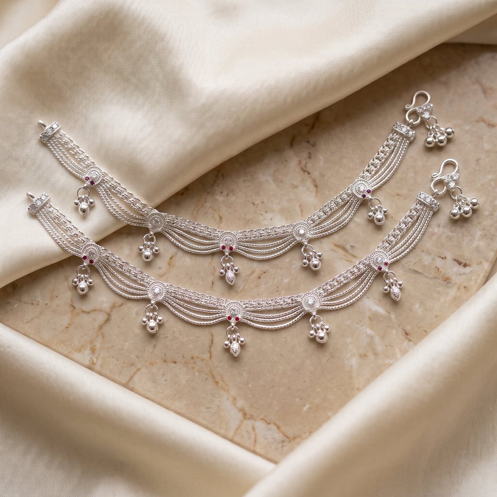 Handcrafted Anklet Pair with Ghungroo – Silver Finish