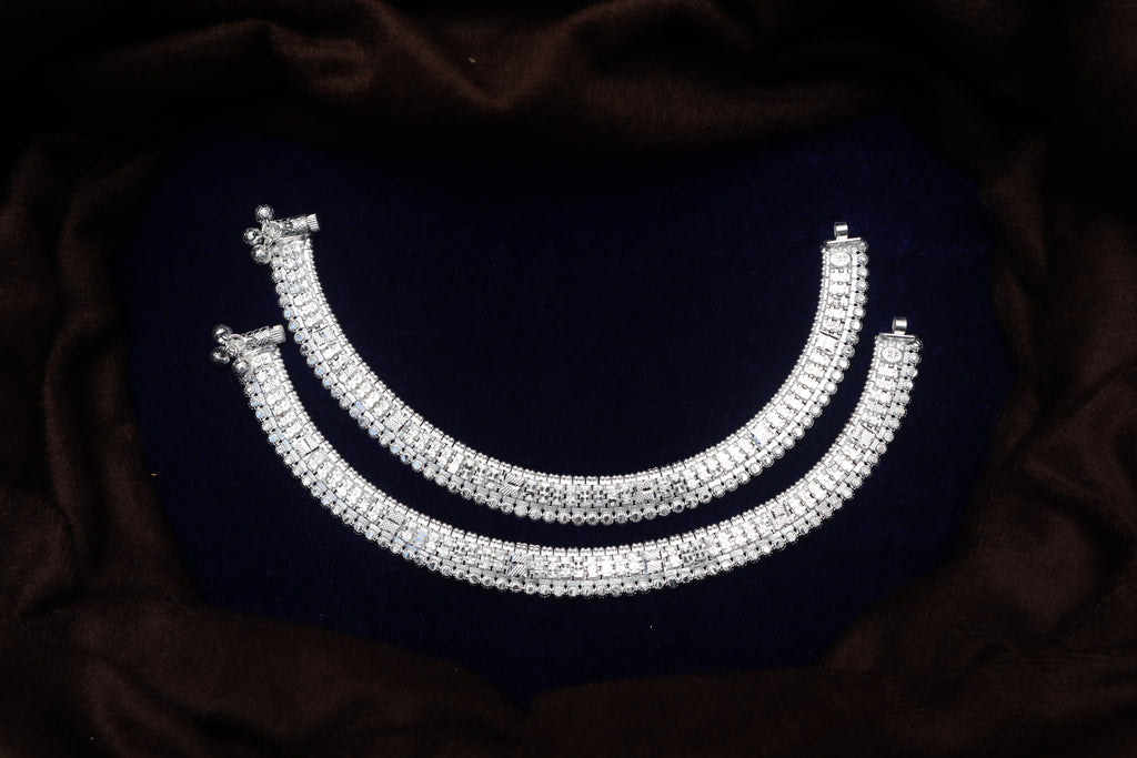 Elegant Sterling Silver Broad Payal Set – Traditional Indian Bridal Anklets with Intricate Carving and Ghungroo Clasp