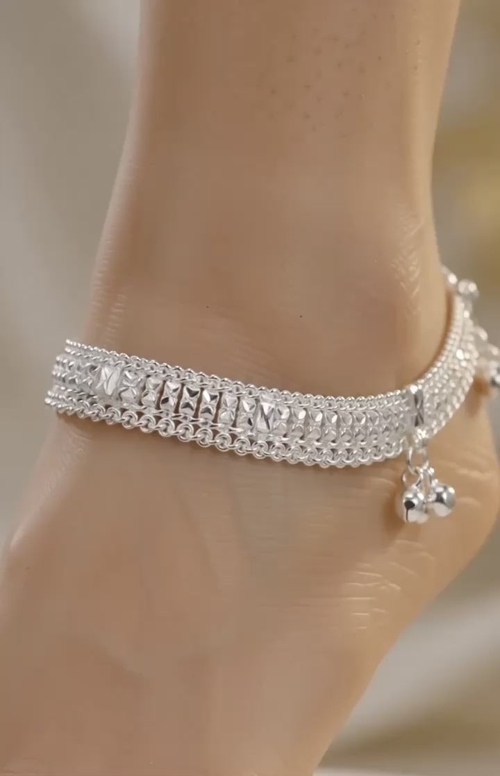 Elegant Sterling Silver Broad Payal Set – Traditional Indian Bridal Anklets with Intricate Carving and Ghungroo Clasp